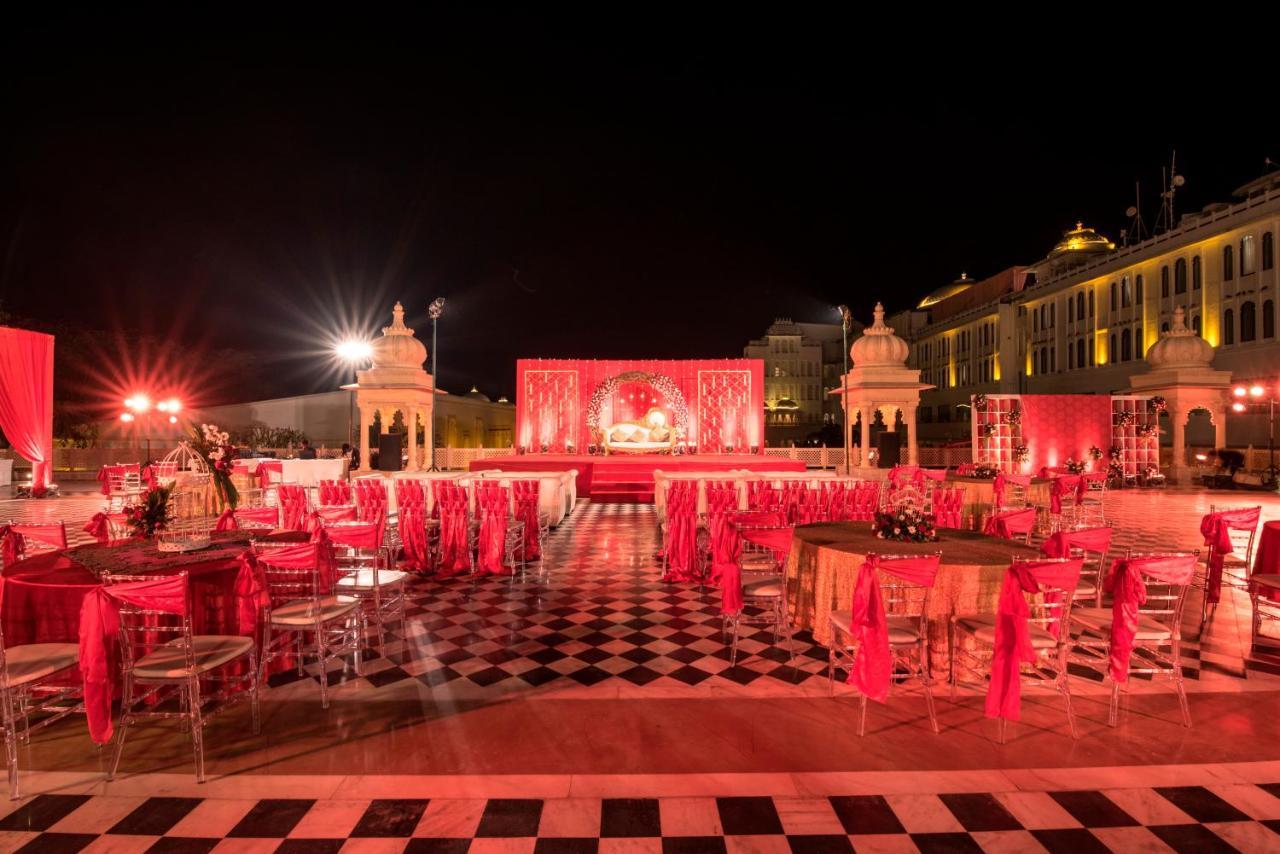 Radisson Blu Udaipur Palace Resort & Spa ภายนอก รูปภาพ