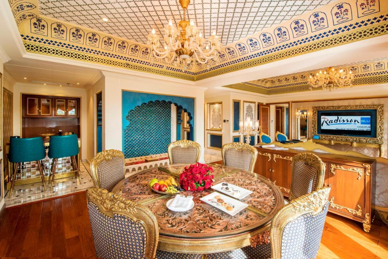 Radisson Blu Udaipur Palace Resort & Spa ภายนอก รูปภาพ